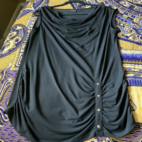 Perfect for going out or traveling, no wrinkles! - Picture 2 of 3